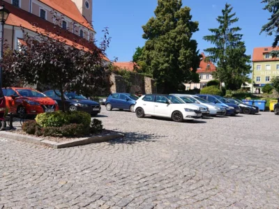 Parking przy Urzędzie Miasta i Gminy Sobótka